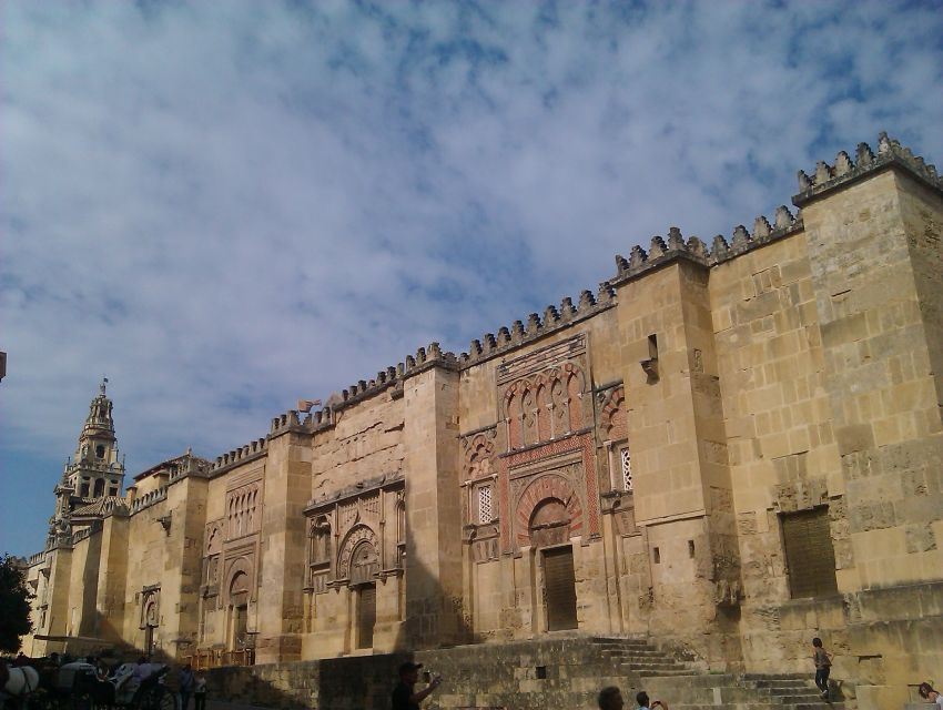 Cordoba: Jewish Quarter and Mosque 2–Hour Tour - What’s included, what isn’t, and how Monday affects the synagogue