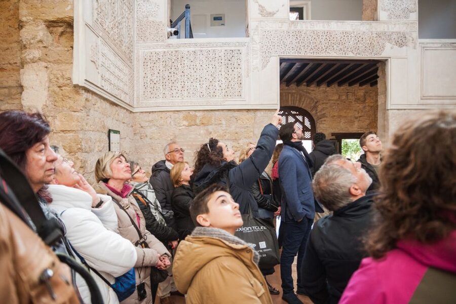 Cordoba: Jewish Quarter and Mosque-Cathedral Guided Tour - Final Stop: Entering the Mosque-Cathedral, the Column Labyrinth