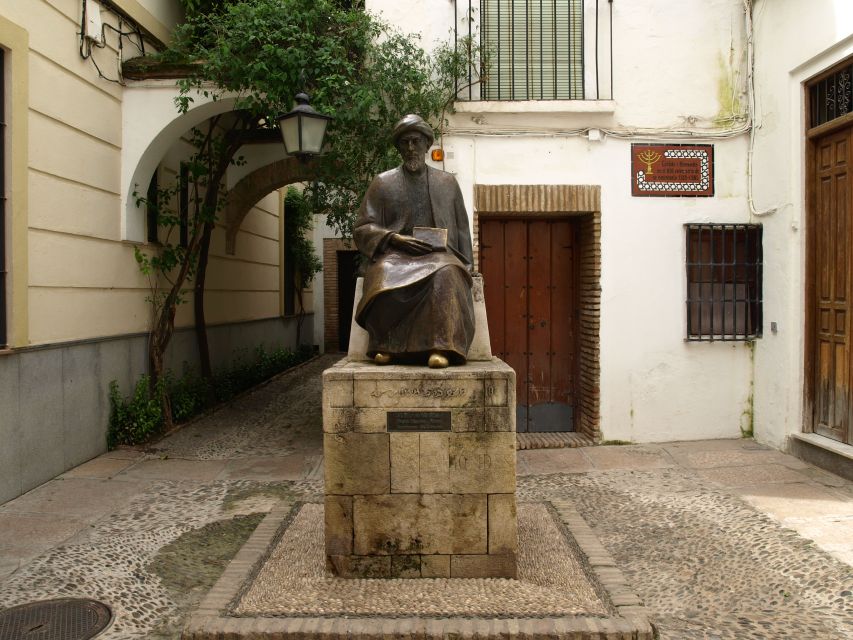 Cordoba: Jewish Quarter Walking Tour - Narrow Alleys, Courtyards, and Shops: What Your Guide Will Point Out