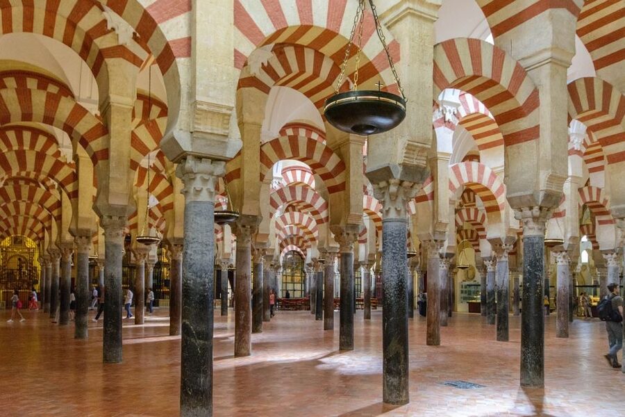 Córdoba: Mosque-Cathedral and Alcazar Tour - The Alcázar of the Catholic Monarchs, with a real restoration reality check