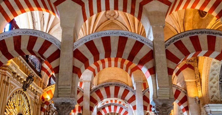 Córdoba: Mosque-Cathedral Guided Tour - Inside the building: a layout you can finally read