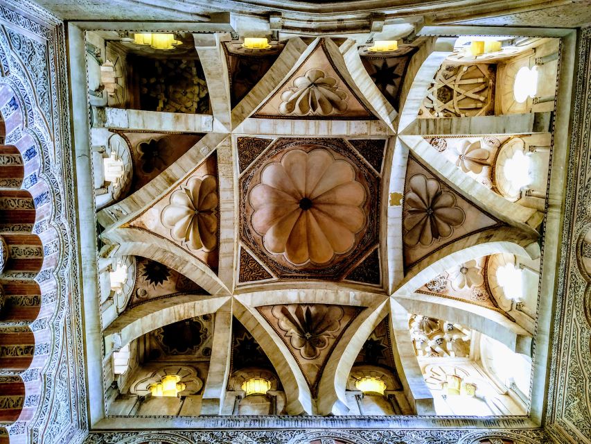 Córdoba: Mosque-Cathedral Guided Tour - Columns, arches, and the best way to actually enjoy it