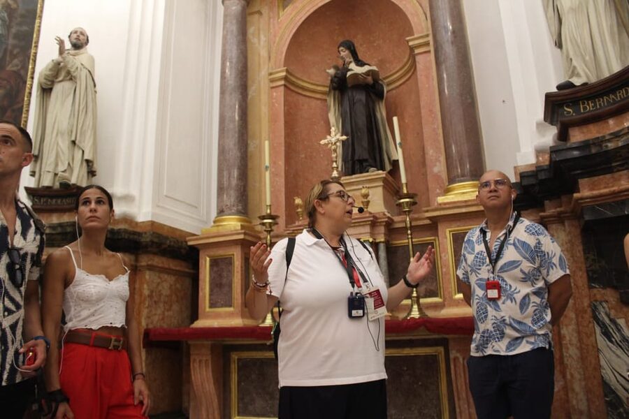 Cordoba Mosque-Cathedral: Skip-the-Line Guided Tour - Starting before the mosque: the San Vicente basilica layer