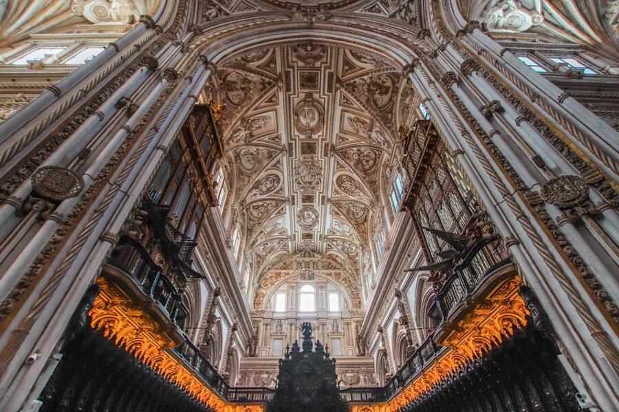 Cordoba Mosque-Cathedral: Skip-the-Line Guided Tour - Abd al-Rahman I and the primitive mosque that set the tone