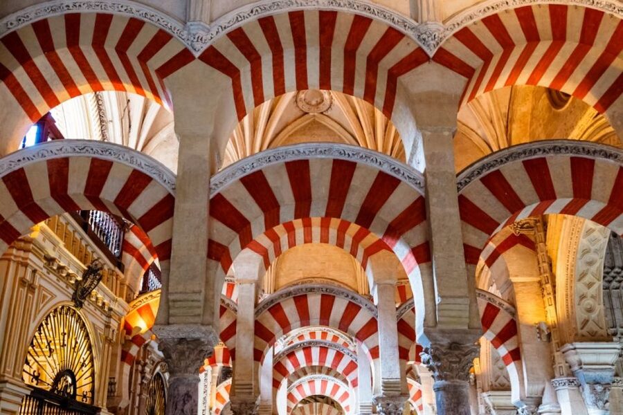 Córdoba Mosque, Jewish Quarter and Alcázar 3-Hour Tour - The Artisans’ Souk Detour to the Mosque-Cathedral