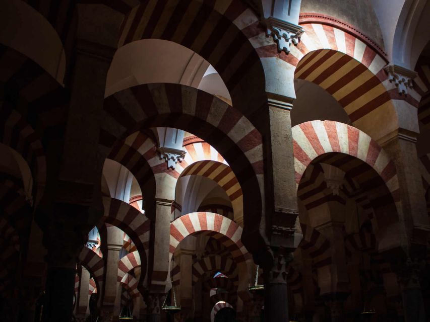 Córdoba: Mosque, Synagogue, and Jewish Quarter Walking Tour - A Mosque-Cathedral and Synagogue walk in one tight 2 hours