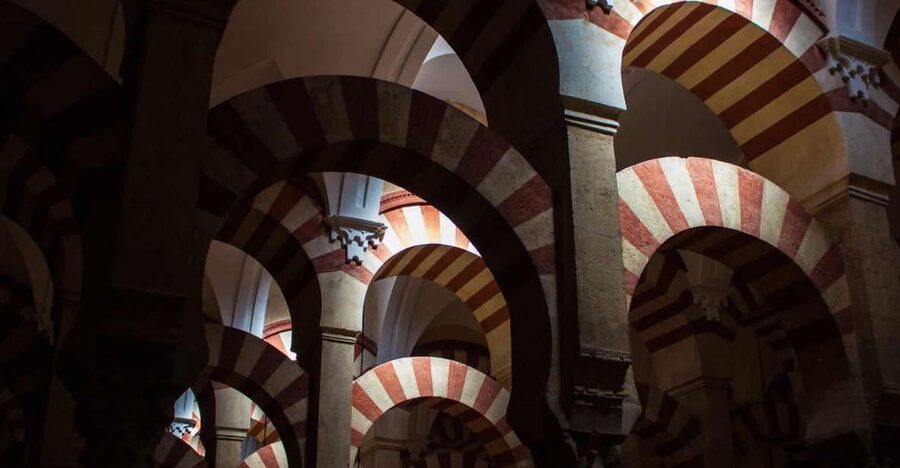 Córdoba: Mosque, Synagogue, and Jewish Quarter Walking Tour - Starting at the Alcazar of the Christian Monarchs, and why the meeting point matters