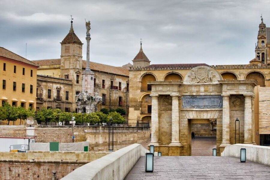 Cordoba: Private custom tour with a local guide - Meeting up in Cordoba: pickup, timing, and practical flow