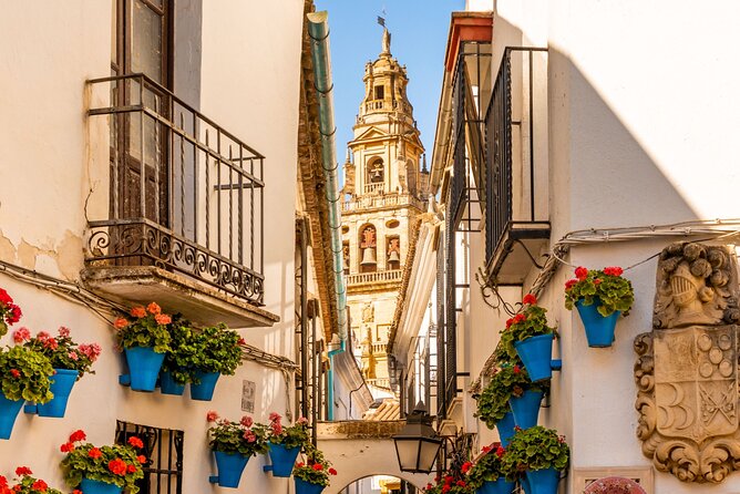 Córdoba Scavenger Hunt and City Highlights Walking Tour - Getting started at Puerta del Puente (and why that matters)