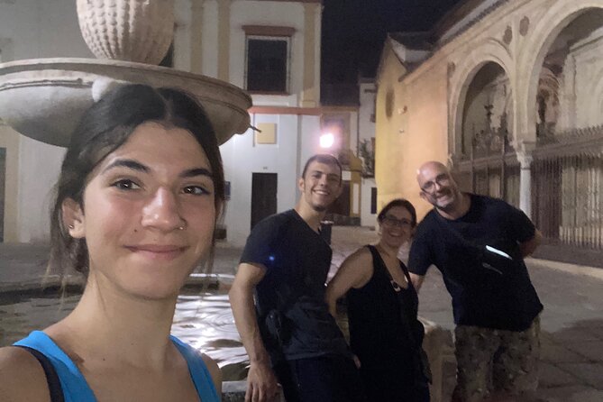 Córdoba Scavenger Hunt and City Highlights Walking Tour - Stop-by-stop route: what each place does for your day
