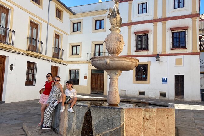 Córdoba Scavenger Hunt and City Highlights Walking Tour - Who should book this Córdoba scavenger hunt