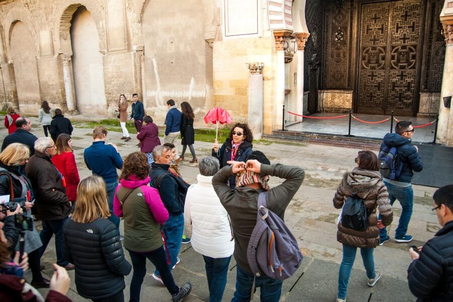 Córdoba: Skip-the-Line Great Mosque-Cathedral History Tour - Inside the Mezquita: columns, double arcades, and horseshoe arches