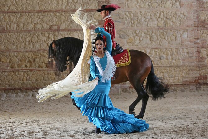 Equestrian Show Royal Stables of Córdoba - Cold evenings, outside arenas, and what to wear