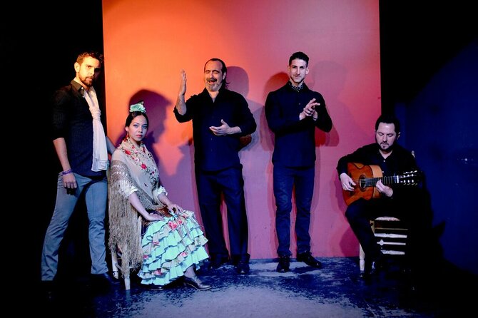 Flamenco show at the foot of the Giralda in Seville - Should You Book Tablao Flamenco Sevilla?