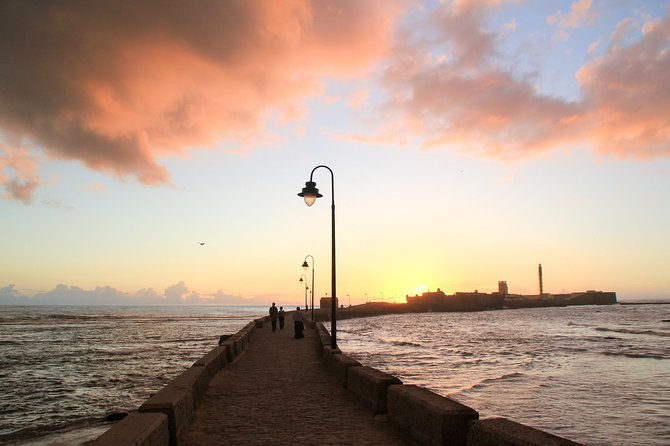 Food Tour Cadiz - Puerta de Tierra: where the snack stops concentrate