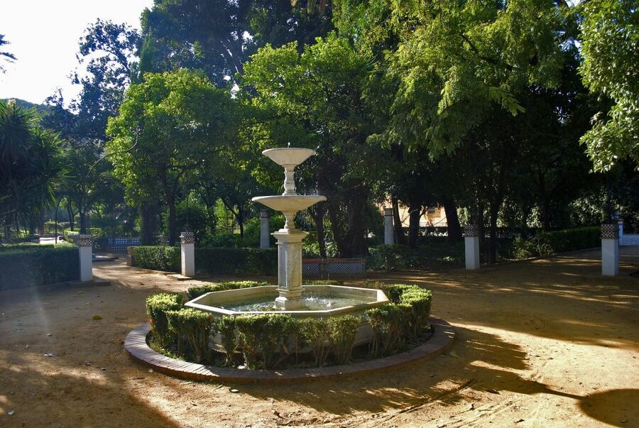From Malaga: Private Seville, Alcazar and Cathedral Day Trip - River-side sights along the Guadalquivir: great for photos, easy to miss