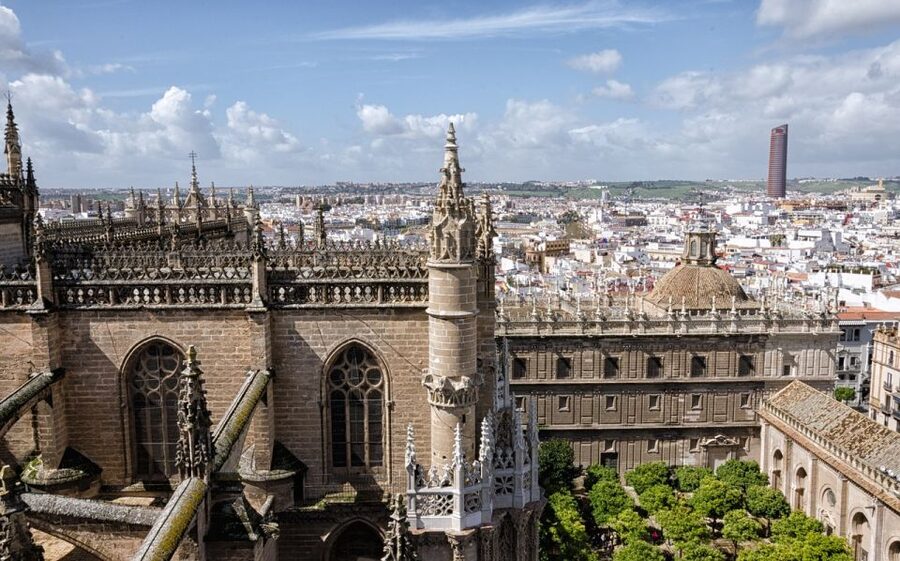 From Malaga: Seville Day Trip and Optional Monument Tickets - Puerta de Jerez: Where Your Seville Day Splits