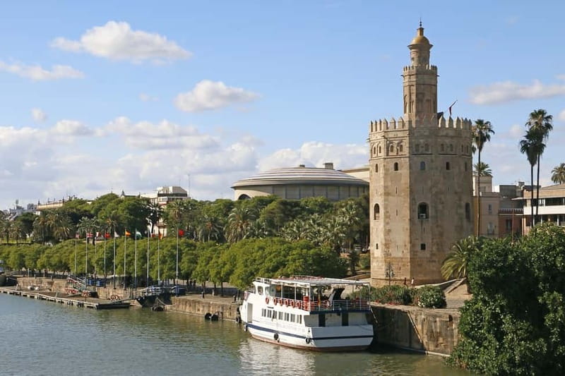From Malaga: Seville Day Trip with Real Alcázar Tickets - Plaza de España, Puerta de Jerez, and the guided Santa Cruz walk