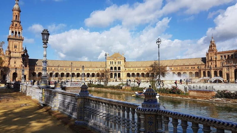 From Malaga: Seville Day Trip with Real Alcázar Tickets - Getting to Seville: the 3-hour drive and the bus tour that sets the stage