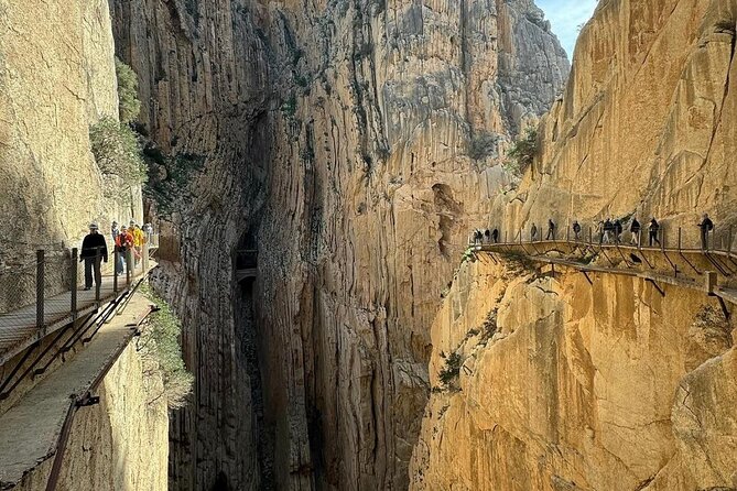 From Sevilla: Caminito Del Rey tour with Private Transportation - Where Sergio fits in: guide stories that make the walk click