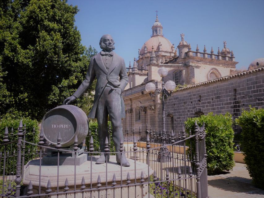 From Seville: Cadiz and Jerez de la Frontera Day Trip - The Jerez interlude: photo stops and a guided walk