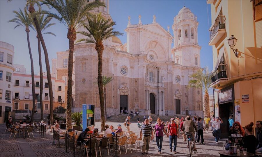 From Seville: Cadiz and Jerez de la Frontera Day Trip - La Caleta Beach: a short seaside reset