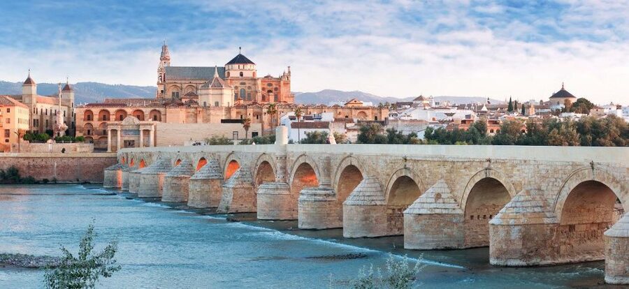 From Seville: Cordoba Full-Day Tour with Tickets Included - The one-hour free window: make it count near the main sights