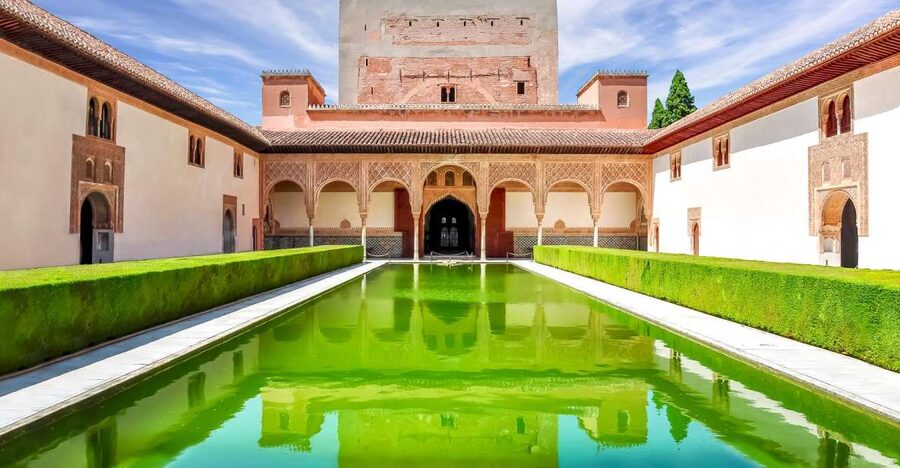 From Seville: Granada & Alhambra Tour with Optional Ticket - Getting from Seville to Granada: the bus, the break, and the rhythm