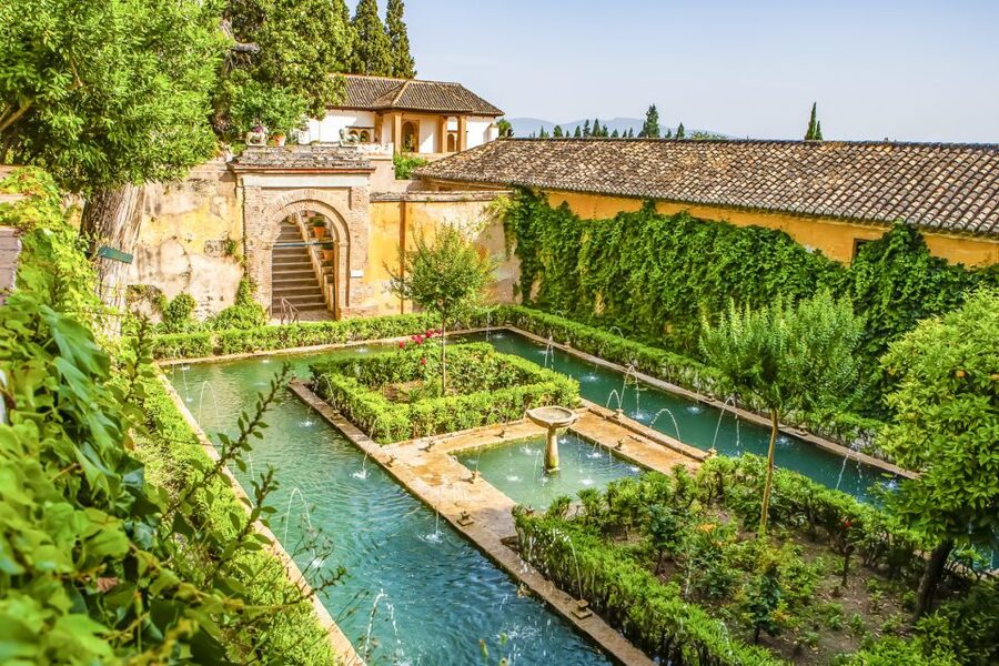 From Seville: Granada & Alhambra Tour with Optional Ticket - Entering the Alhambra complex: palaces, gardens, and better understanding
