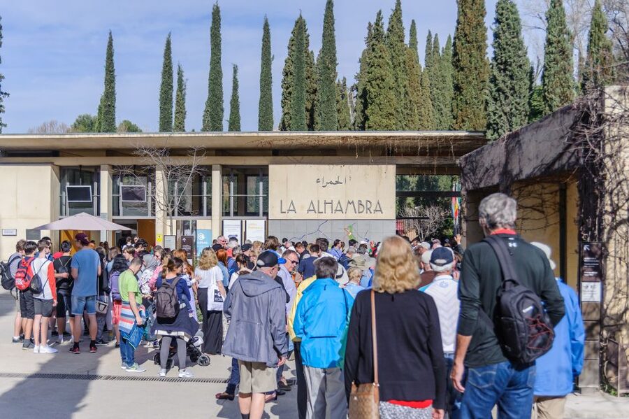 From Seville: Granada Day Trip Alhambra and Albaycin - Albaycín on foot: narrow streets and big viewpoints