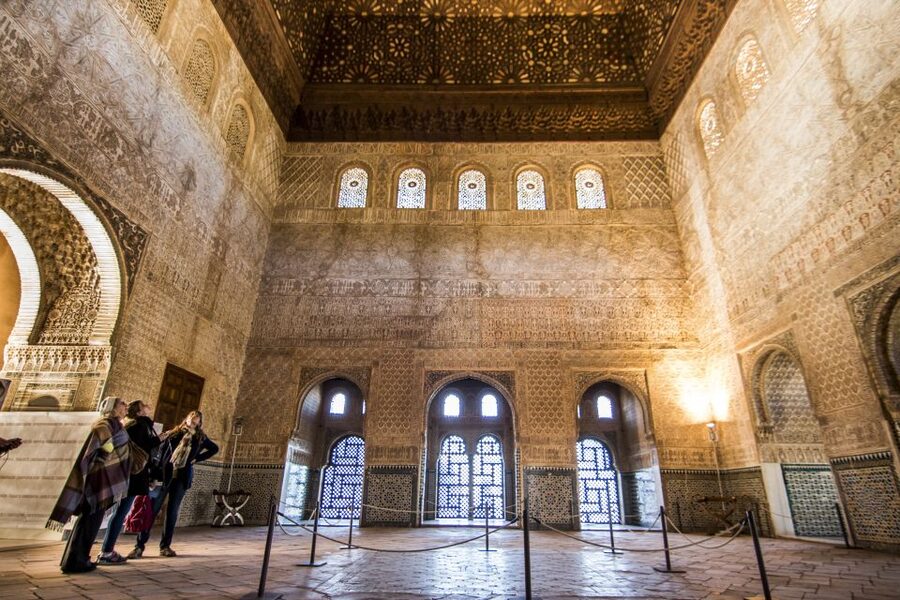From Seville: Granada Day Trip with Alhambra and Albaicín - Lunch in Granada: plan for your own meal time
