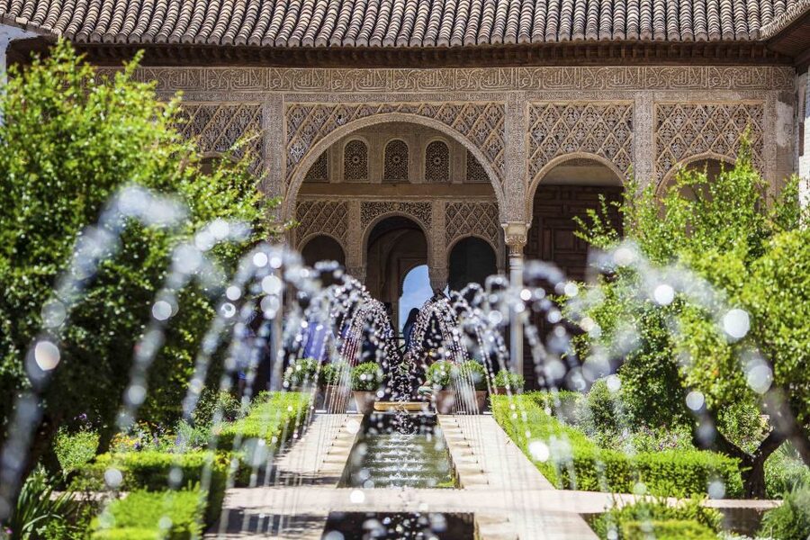 From Seville: Granada Day Trip with Alhambra and Albaicín - Jerez wine cellars tasting: a regional break from pure sightseeing