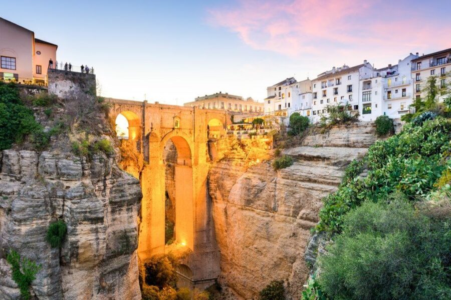 From Seville: White Villages and Ronda Tour - How the 11-hour schedule feels, including driving time and free periods