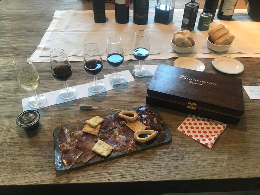 Full Córdoba tasting - Extra virgin olive oil and regañás, Córdoba’s flavor base