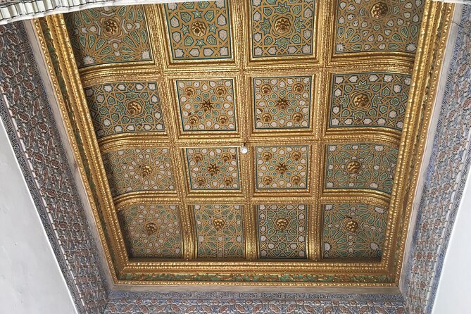 Full Day Private Tour in Seville - Plaza del Salvador and Plaza del Cabildo: small stops with character