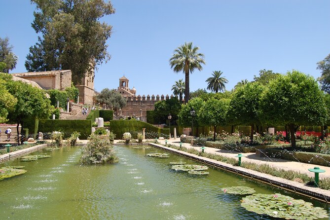 Gardens & Fortress of Catholic Kings Tickets & Tour in English - Pacing and group size, the part you should mentally prepare for