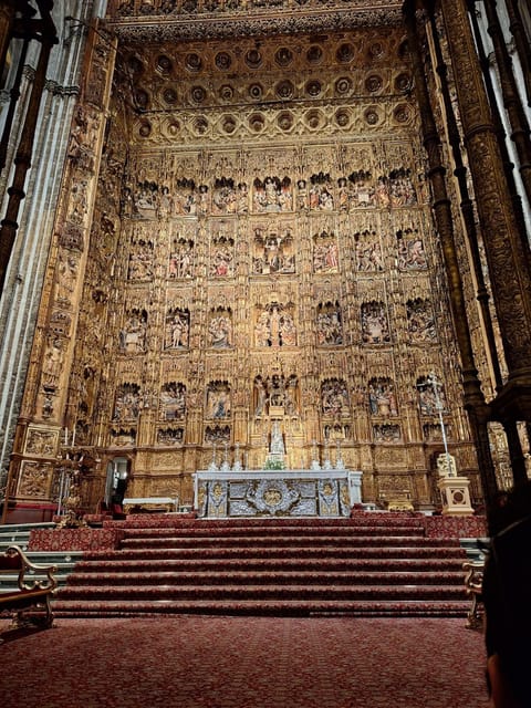 Guided tour in the Cathedral of Seville - The orange-tree courtyard and the 12th-century mosque story