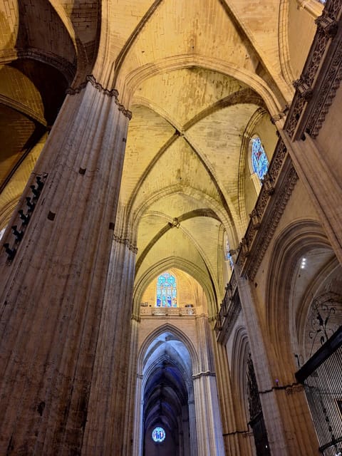 Guided tour in the Cathedral of Seville - Timing, pacing, and group feel in this guided format