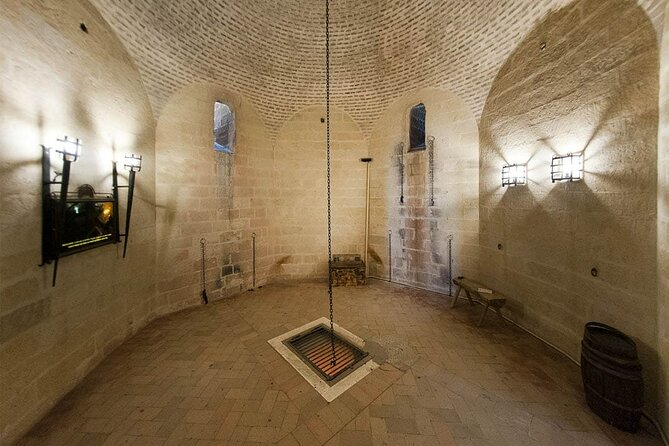 Guided tour of Almodovar Castle, entrance fee included - A theatrical twist: characters that keep the energy up