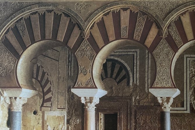 Guided tour of Medina Azahara in Spanish with Bus. Official Guides - Medina Azahara, Explained With Official Guides and Real Structure