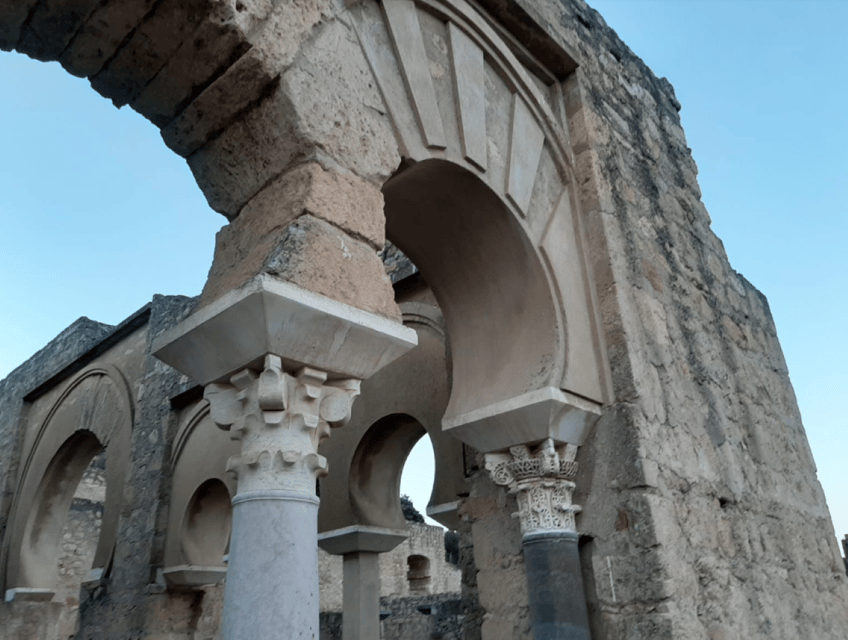 Guided tour of Medina Azahara only in french - Getting to the Visitor Center, then a short coach ride