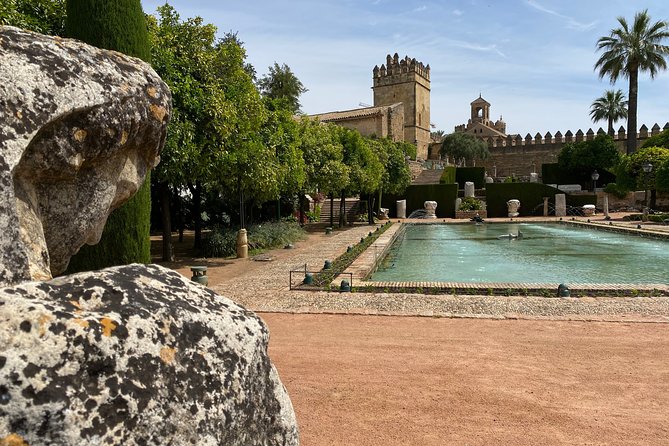 Guided tour of the Alcazar de los Reyes Cristianos in Spanish - Price, Group Size, and Booking Timing