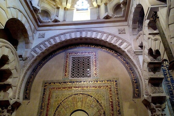 Guided tour of the Mosque-Cathedral of Cordoba in Spanish - Step-by-step inside the Mezquita-Catedral: how the guide “maps” the building