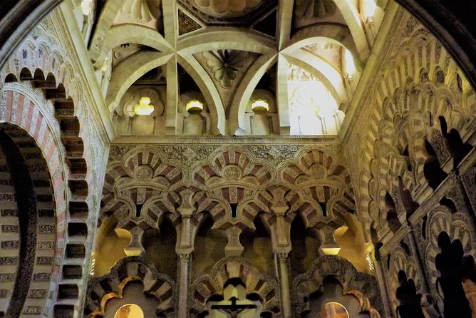 Guided tour of the Mosque with entrance included - Who should book this Mezquita Cathedral tour with entrance?
