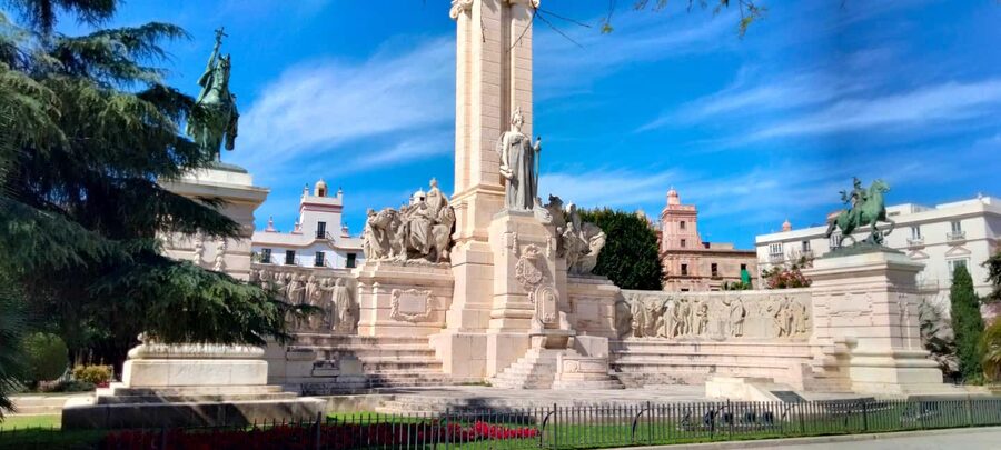 Guided visit on foot through Cádiz: stories from the hand of a local guide - Key highlights you will feel fast