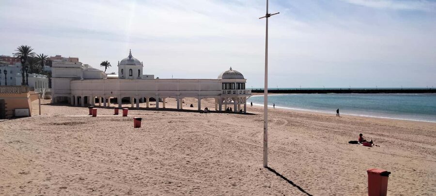 Guided visit on foot through Cádiz: stories from the hand of a local guide - Practical tips to get the most out of your 2-hour walk
