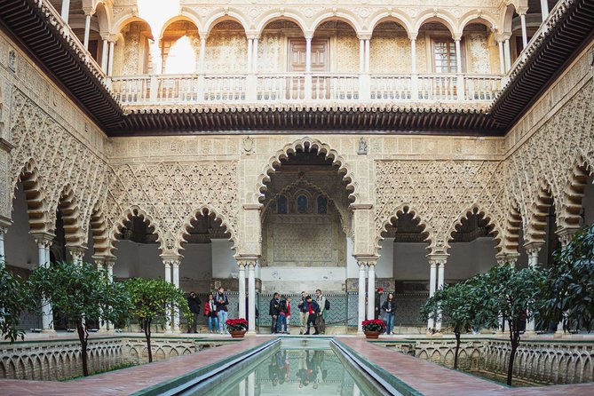 Guided visit to the Alcázar of Seville without queues - Meeting point at C. Francos, 19: how to avoid day-of stress