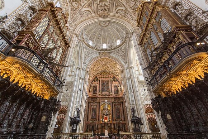 Guided visit to the Mosque-Cathedral, Jewish Quarter, Alcazar and Synagogue. Official guide - Entering Cordoba’s Most Important Mix of Faiths