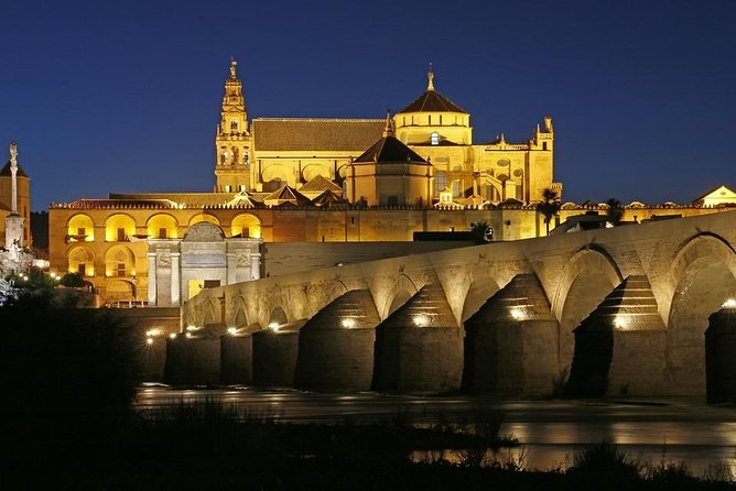 Guided visit to the Mosque-Cathedral, Jewish Quarter, Alcazar and Synagogue. Official guide - Where You Meet and How the Timing Feels