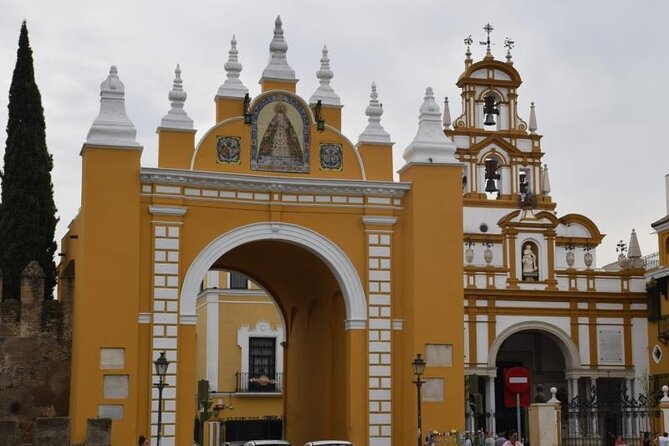 Guided walking tour to Setas, La Macarena and Dueña's Palace in Seville - Palacio de las Dueñas: the palace stop that justifies the ticket